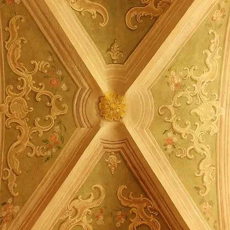 Relais Unico Castel Rosso 5* Кераско