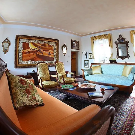 Relais Unico Castel Rosso 5*