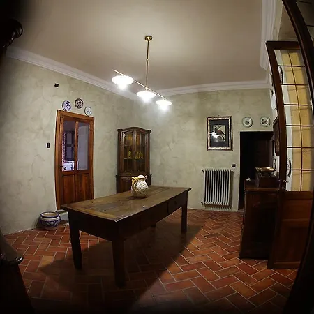 Relais Unico Castel Rosso Кераско